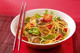 Noodles saltati al manzo alla cinese